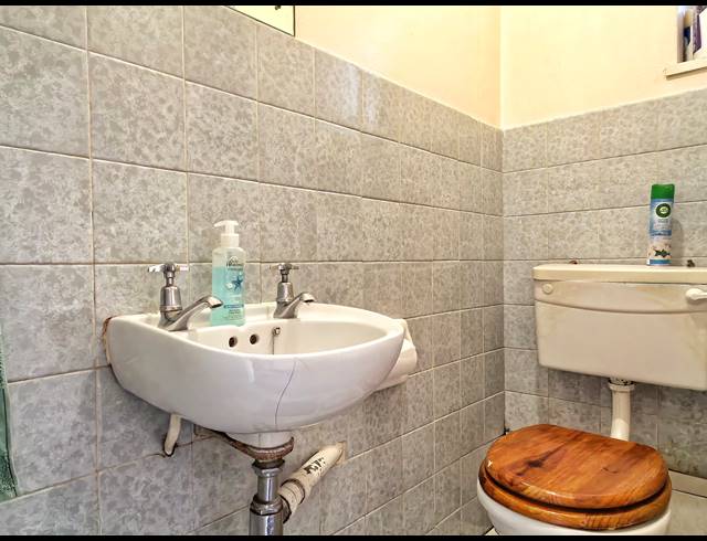 3 BEDROOM DUPLEX FOR SALE IN WINDSOR WEST